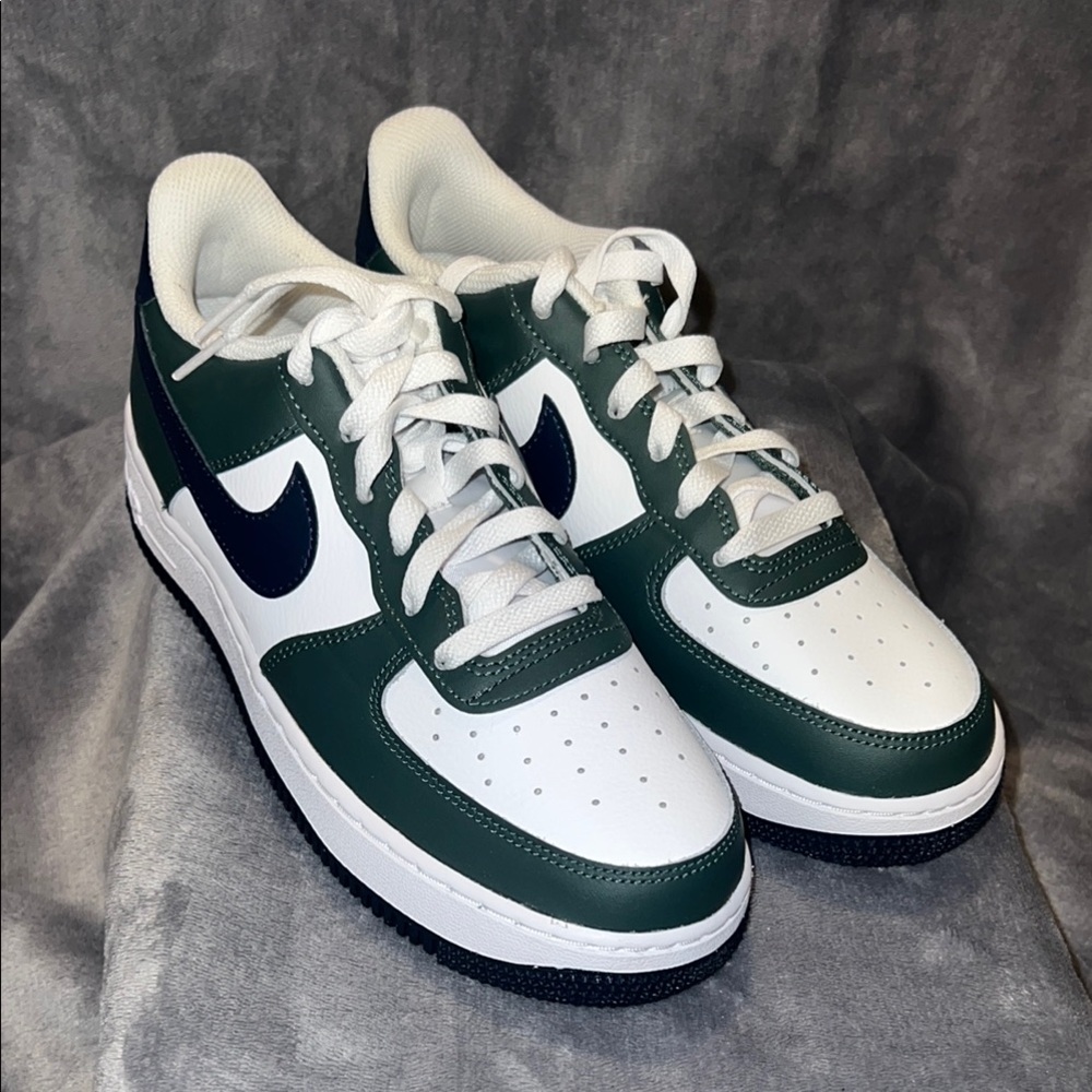 New Nike 7Y Air Force 1 GS Green and White Sneakers